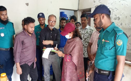 চসিকের অভিযানে দেশ ডেইরি কারখানাকে জরিমানা