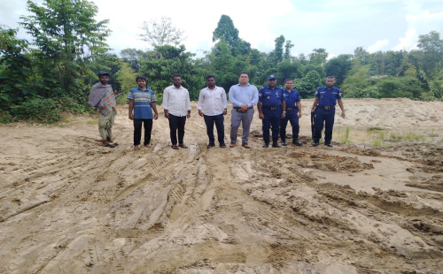 লোহাগাড়ায় অবৈধ বালু উত্তোলনের বিরুদ্ধে অভিযান, বিপুল বালু জব্দ